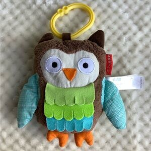 Skip Hop Plush Owl Sensory Toy Rattle 6 inches